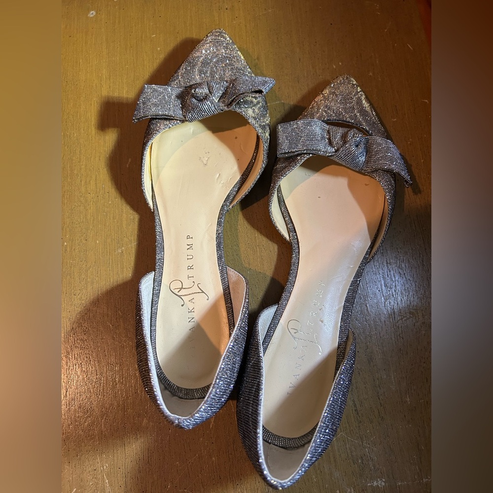 Women’s flat pewter/silver bow flat, brand Ivanka Trump